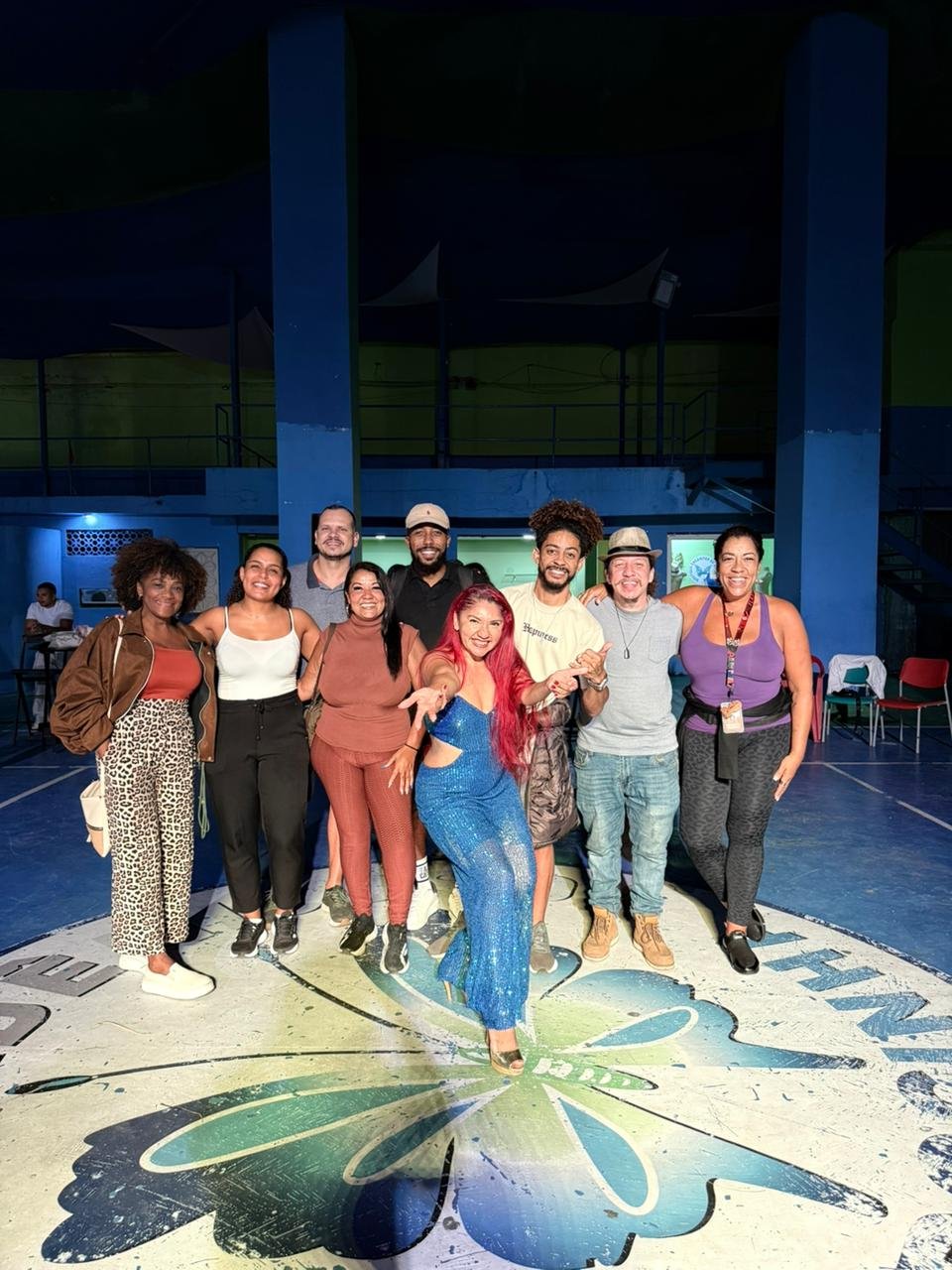 Participantes vivenciando uma experiência de samba
